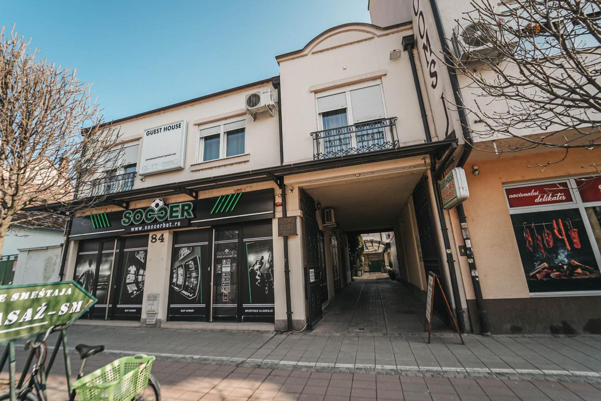 B&B Passage Сремська Митровиця Екстер'єр фото