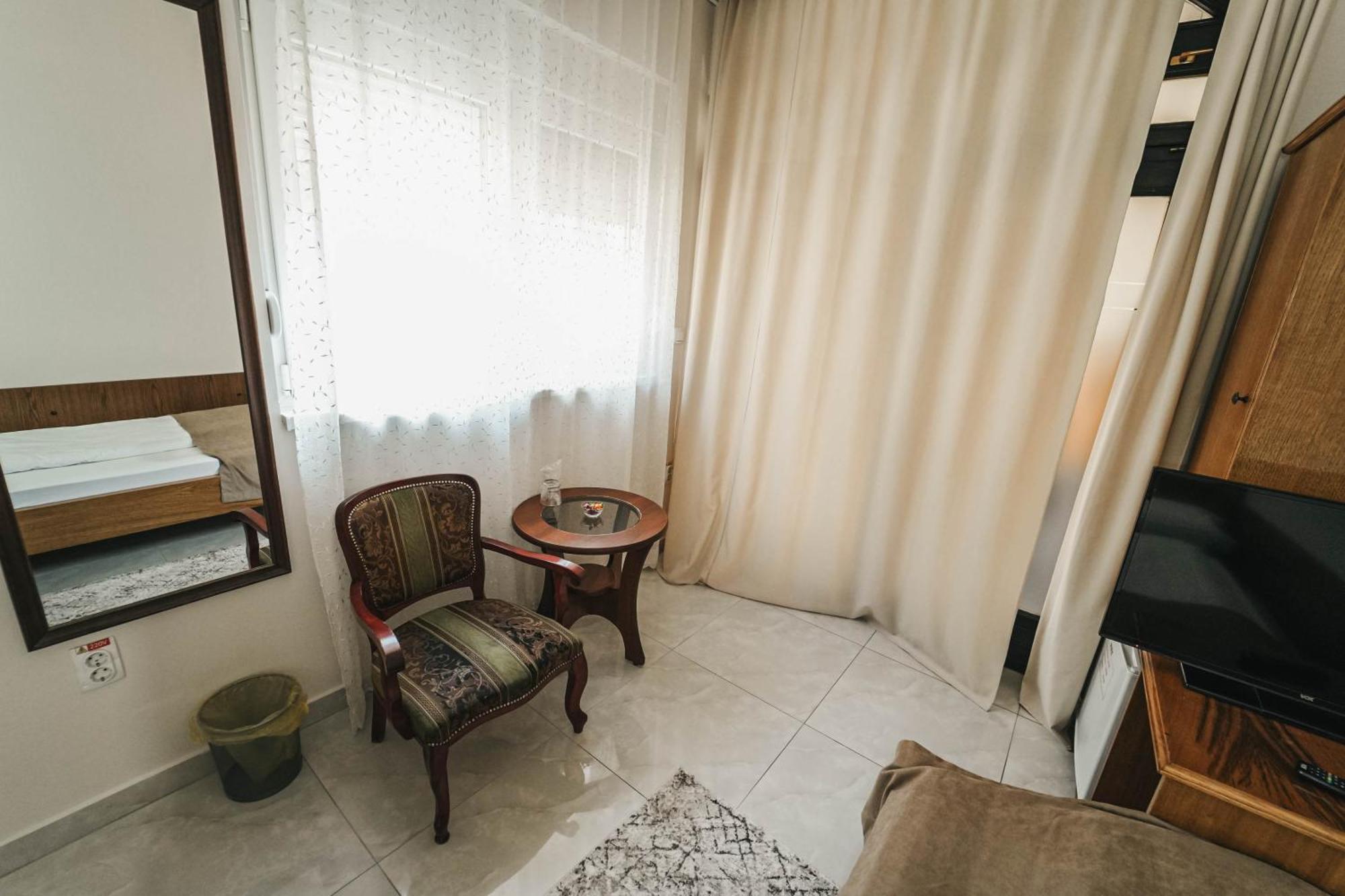 B&B Passage Сремська Митровиця Екстер'єр фото