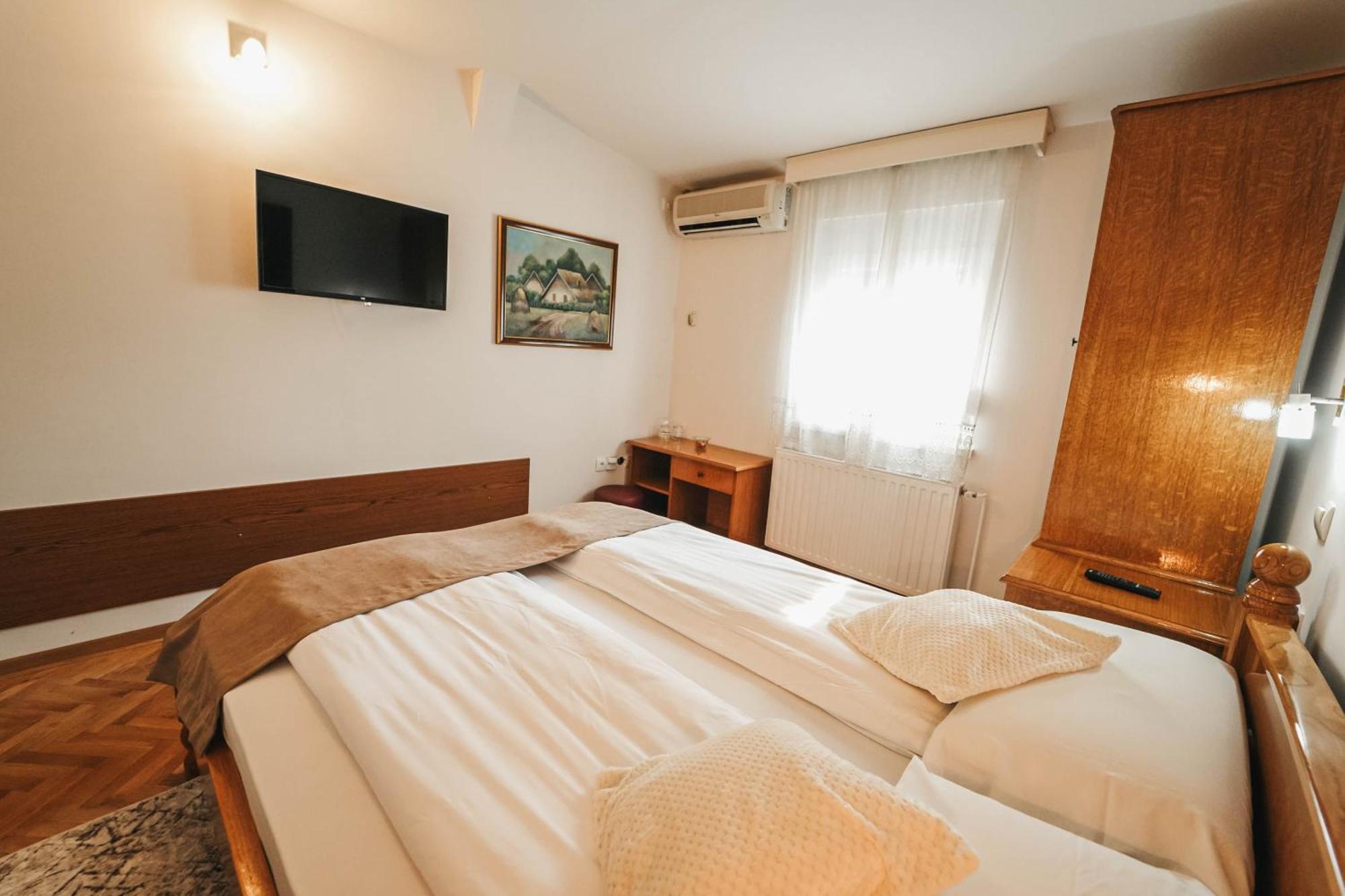 B&B Passage Сремська Митровиця Екстер'єр фото