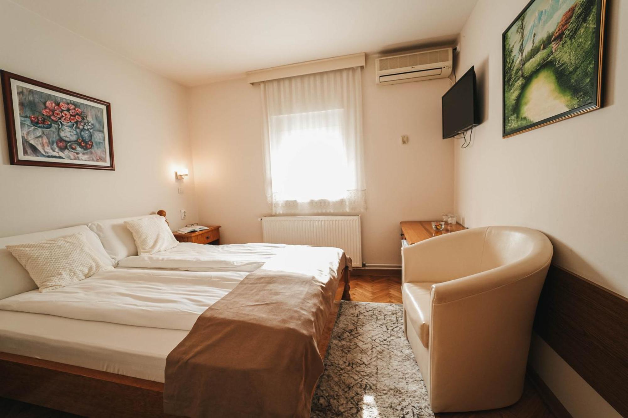 B&B Passage Сремська Митровиця Екстер'єр фото
